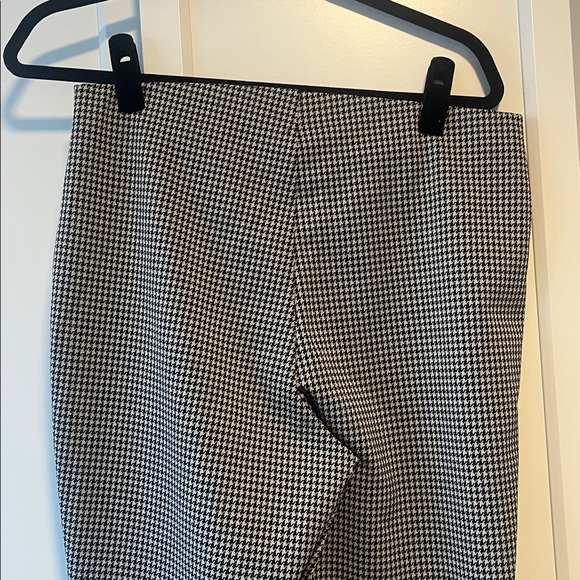 H&M Flared Houndstooth Pull On Pant - Picture 3 of 4